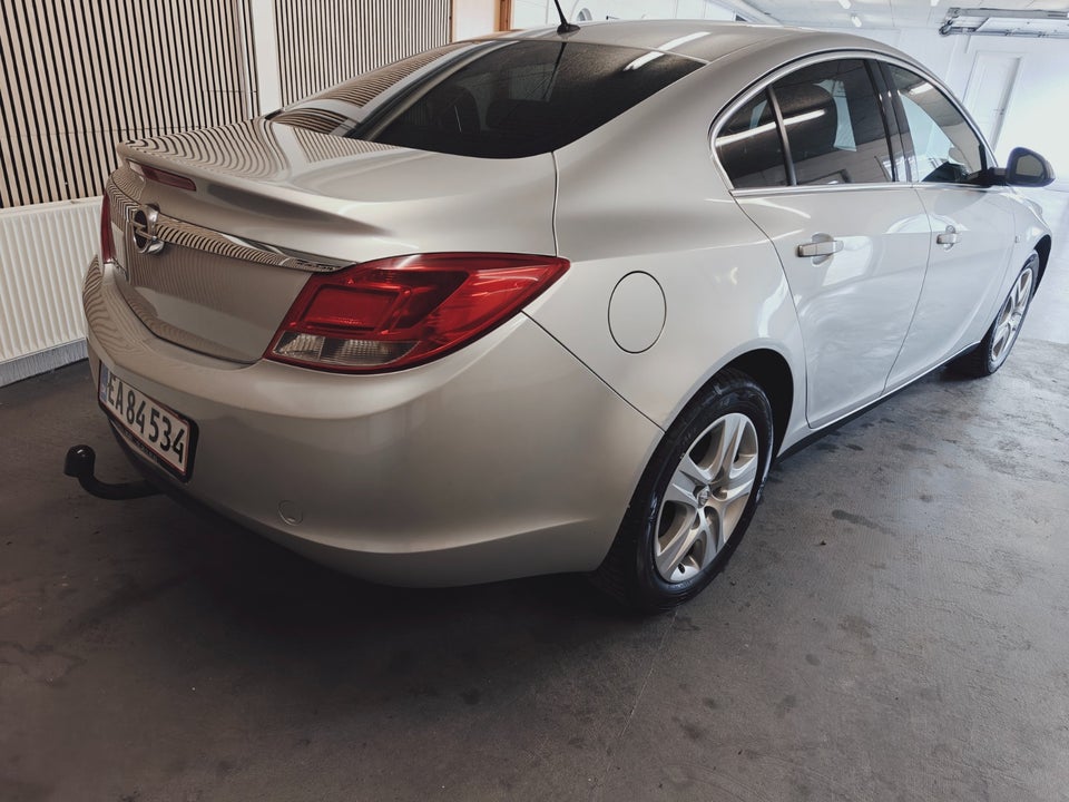 Opel Insignia 1,8 Edition 5d