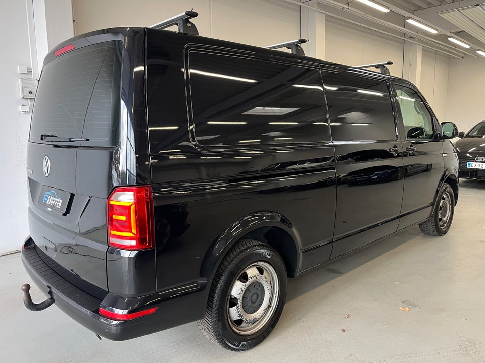 VW Transporter 2,0 TDi 204 Kassevogn DSG lang