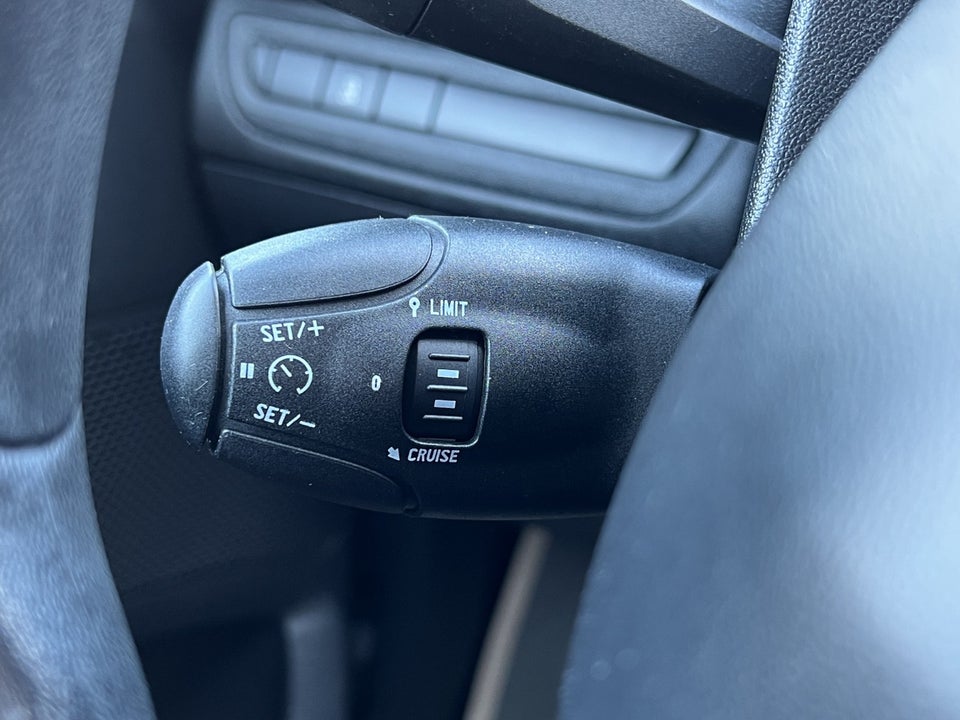 Peugeot 208 1,2 VTi 82 Active 5d