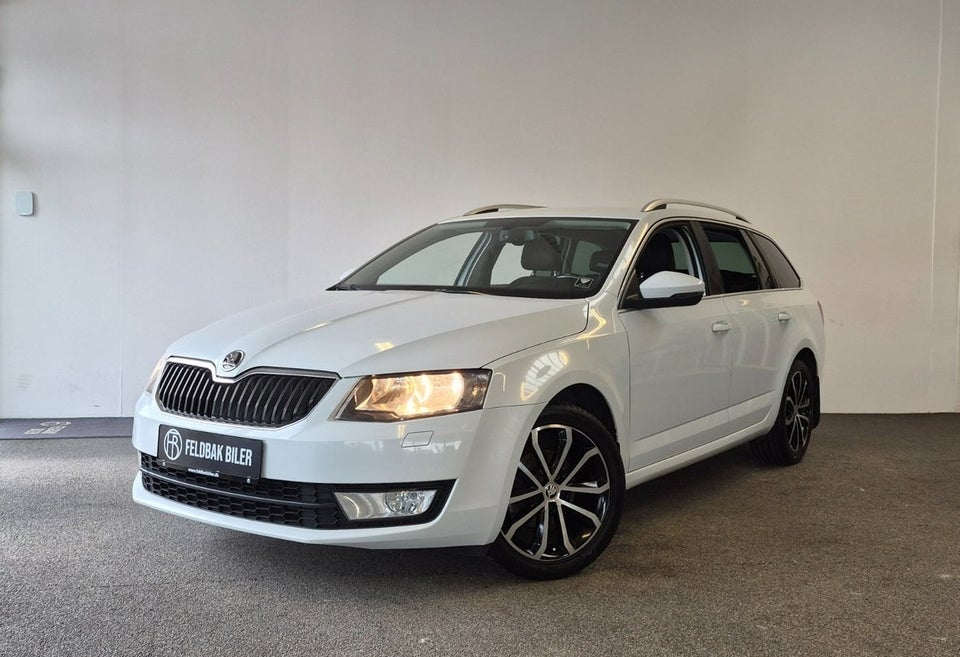 Skoda Octavia 1,6 TDi 105 Elegance Combi DSG 5d