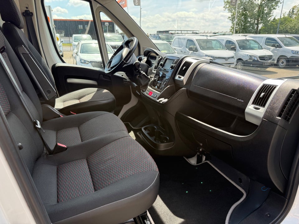 Peugeot Boxer 333 2,2 BlueHDi 165 L3H2 Premium