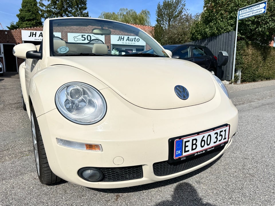 VW New Beetle 1,6 Trendline Cabriolet 2d