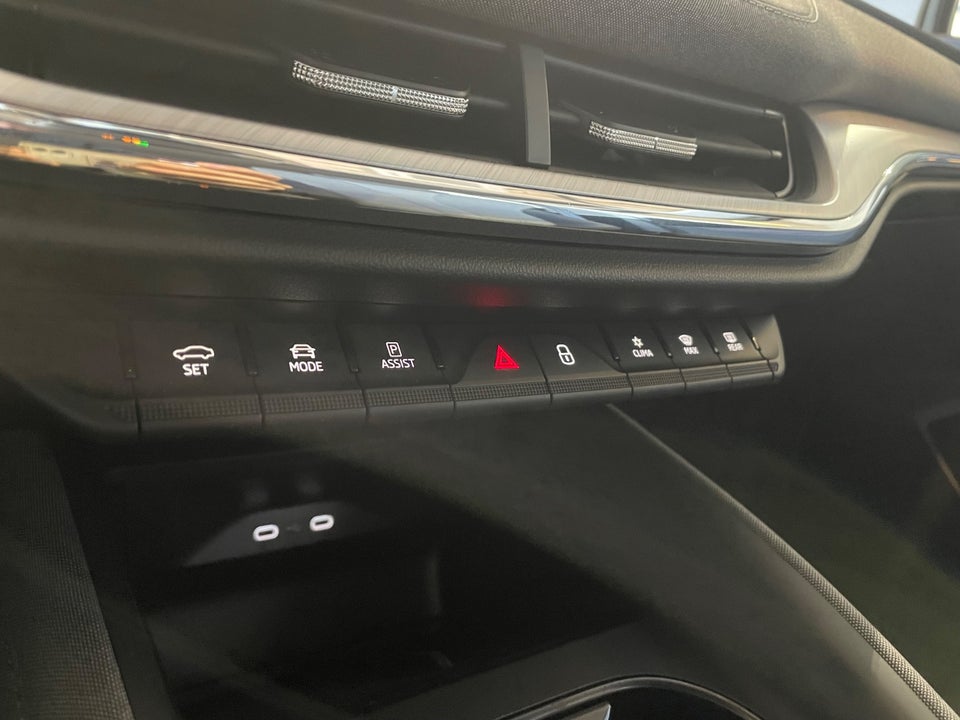 Skoda Enyaq 80 iV Plus Loft 5d