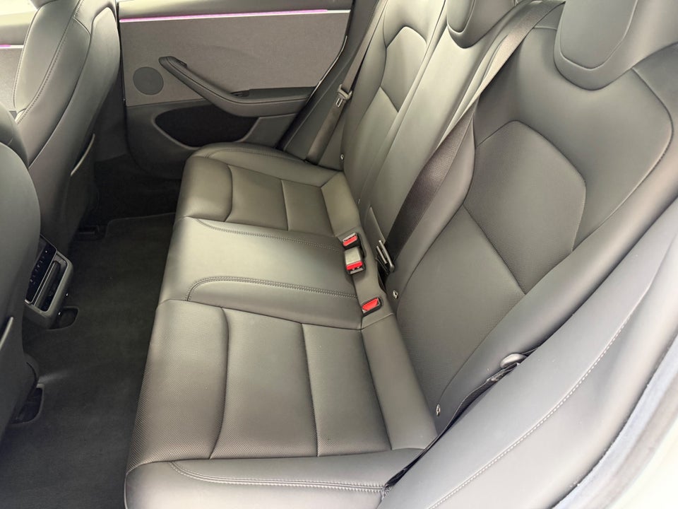 Tesla Model 3 RWD 4d