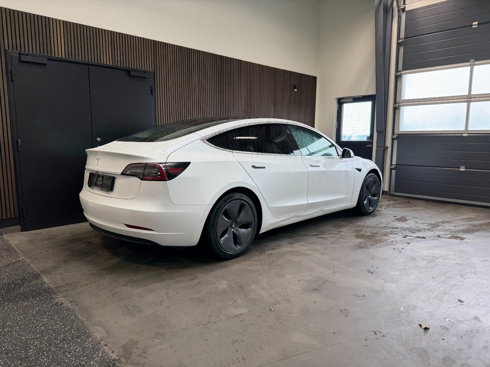 Tesla Model 3 Standard Range+ RWD 4d