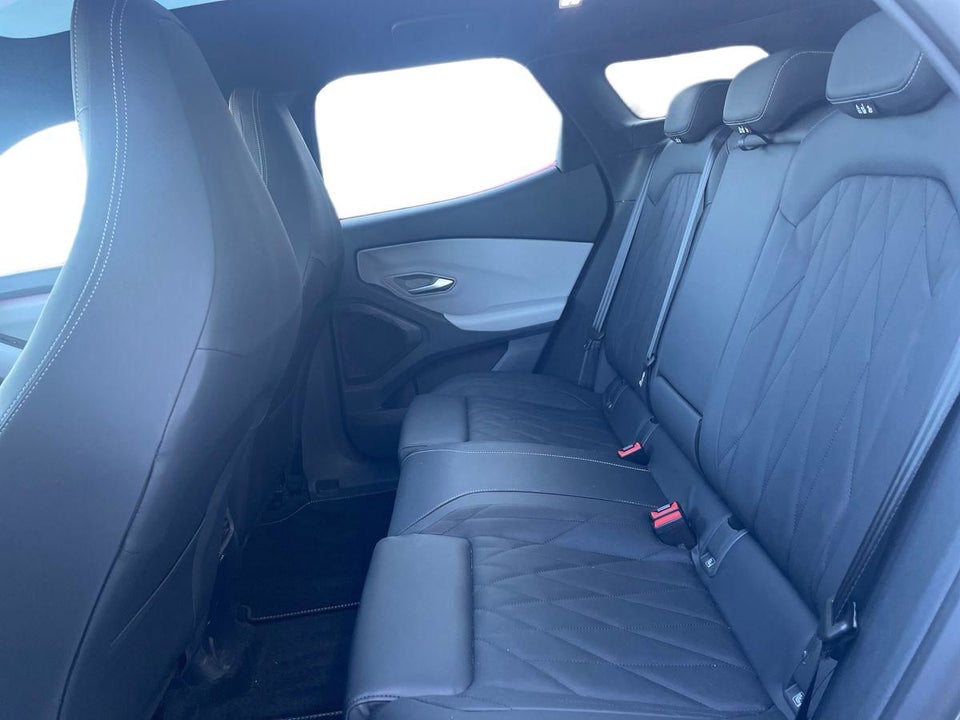 Ford Explorer 82 Premium Extended Range 5d