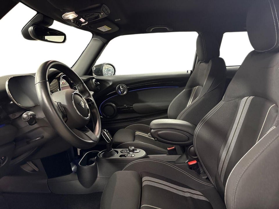 MINI Cooper SE Essential 3d