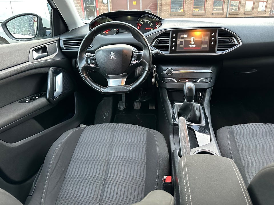 Peugeot 308 1,2 VTi 82 Active 5d