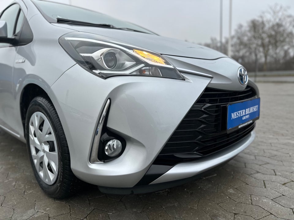 Toyota Yaris 1,5 Hybrid H3 Limited e-CVT 5d