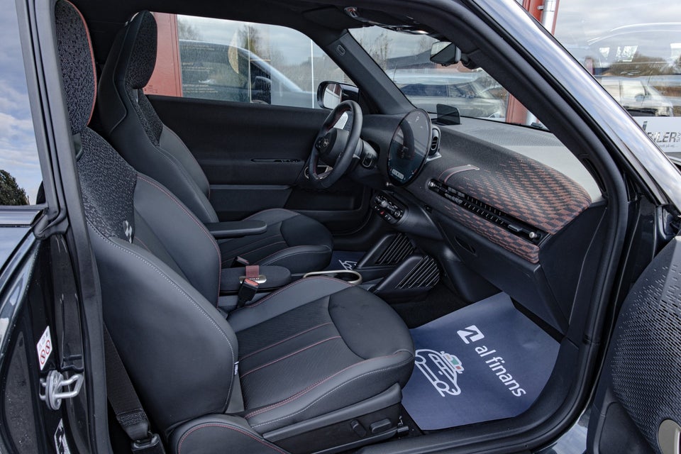 MINI Cooper E JCW Trim XL 3d