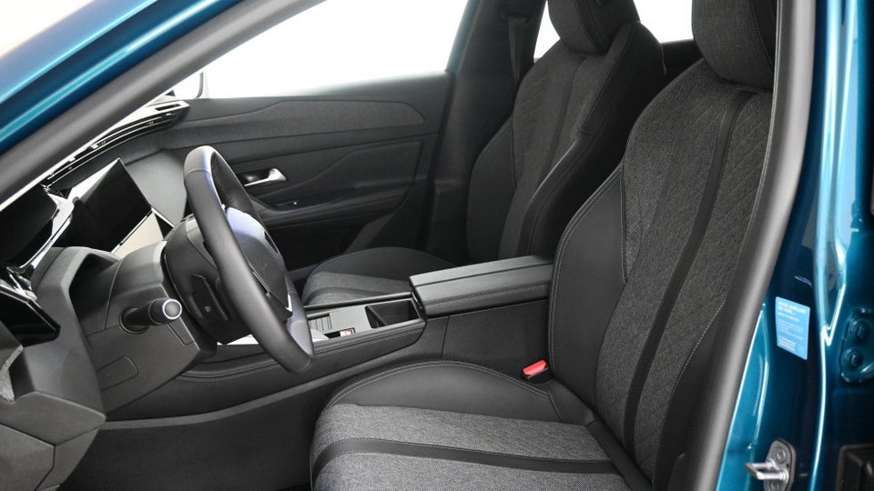 Peugeot 408 1,6 Hybrid Allure Pack EAT8 5d