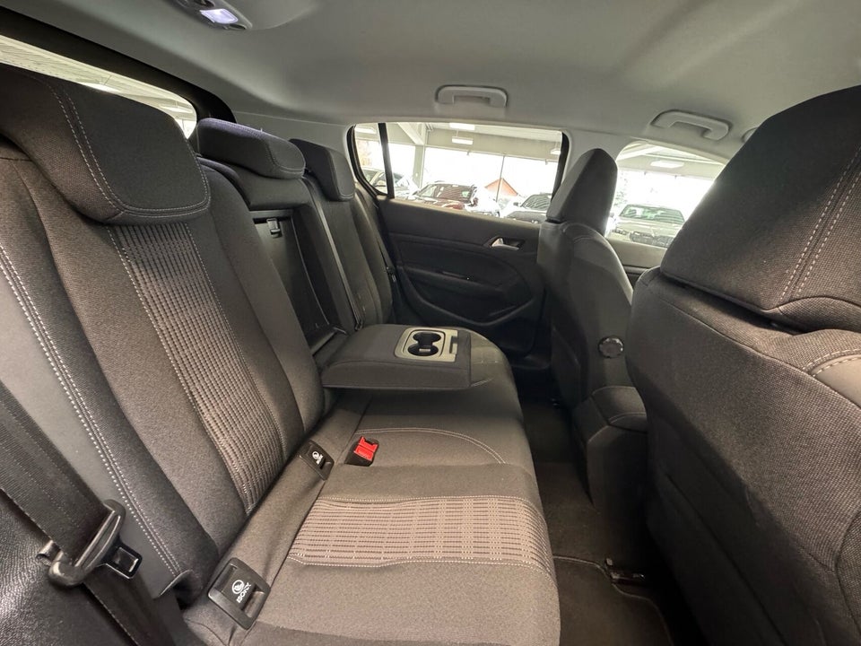 Peugeot 308 1,5 BlueHDi 130 Allure Grand 5d