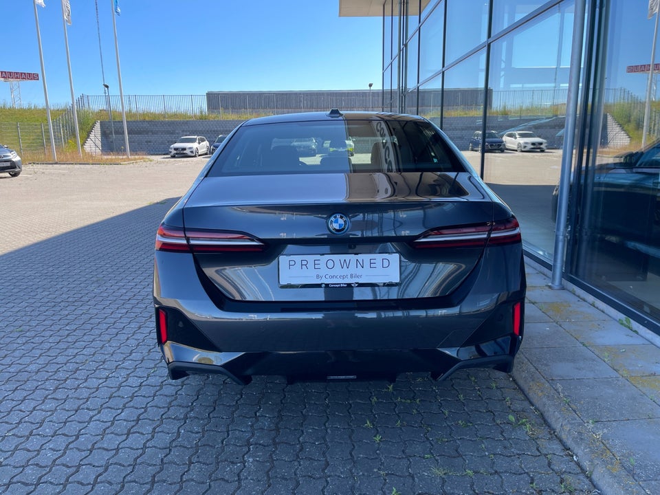 BMW i5 eDrive40 M-Sport 4d