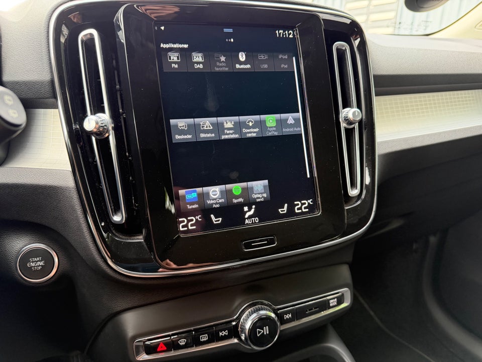 Volvo XC40 1,5 T4 ReCharge Momentum aut. 5d