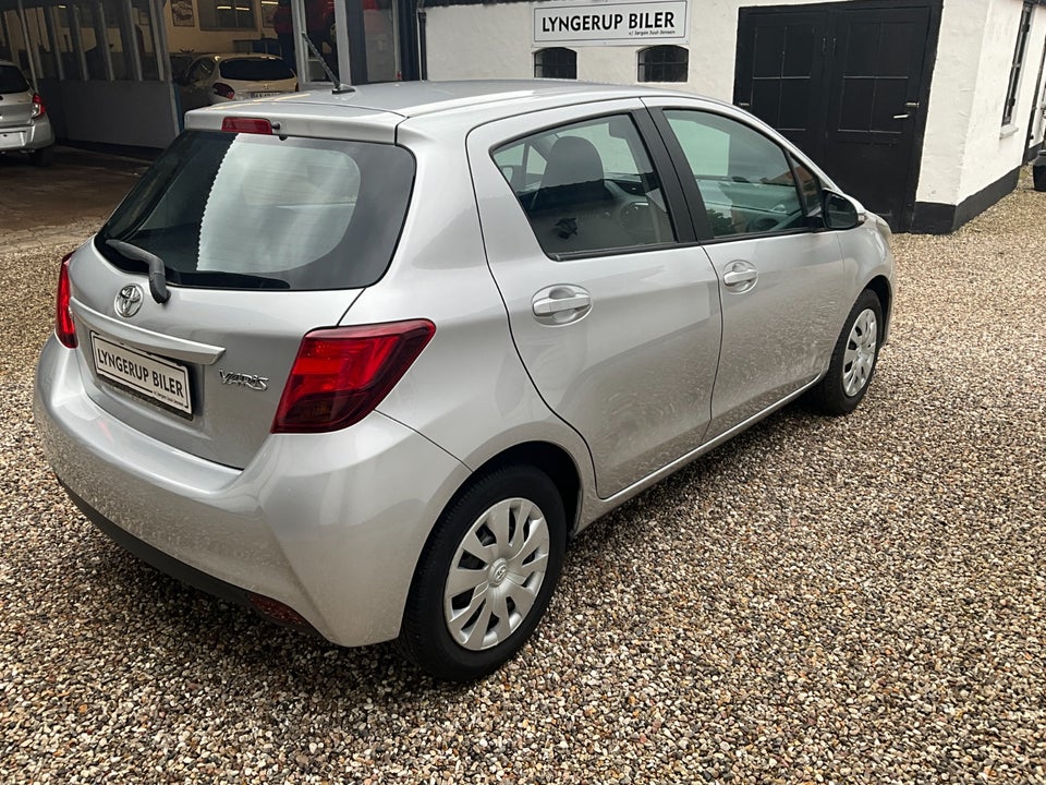 Toyota Yaris 1,3 VVT-i T2 5d