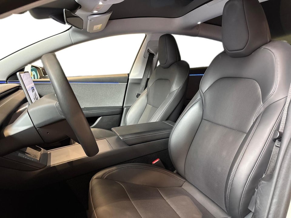 Tesla Model 3 RWD 4d