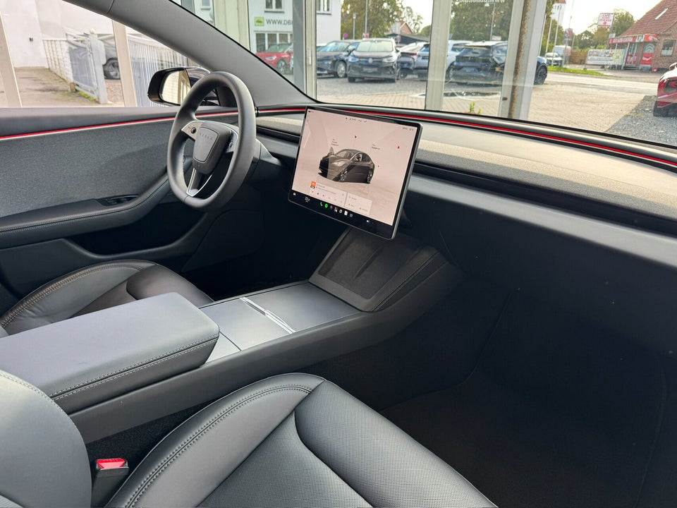 Tesla Model 3 RWD 4d