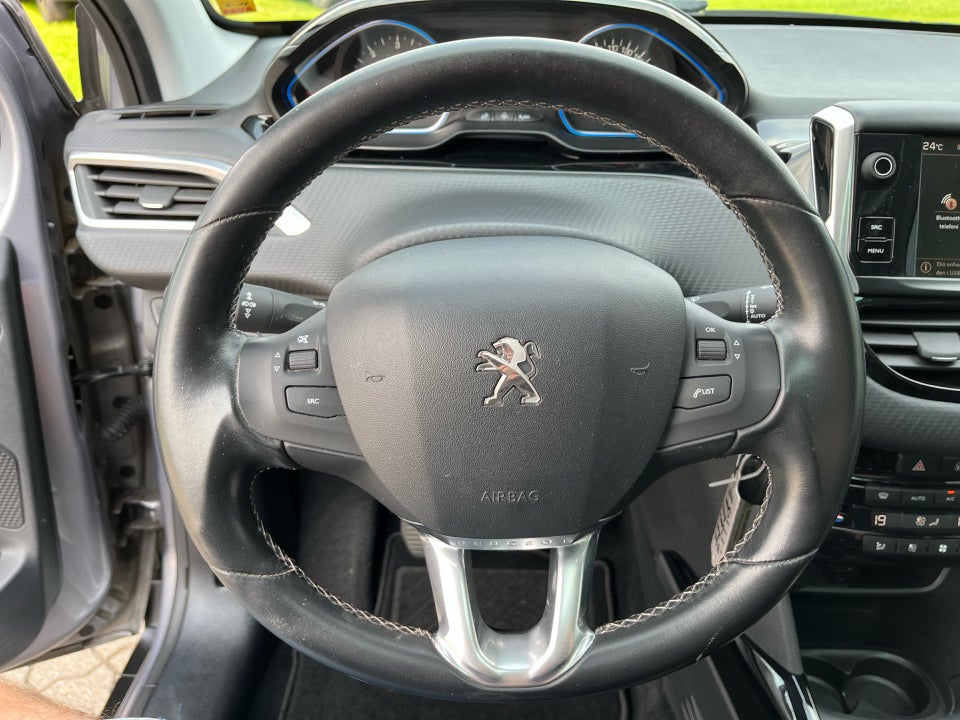 Peugeot 2008 1,6 BlueHDi 100 Desire Sky 5d