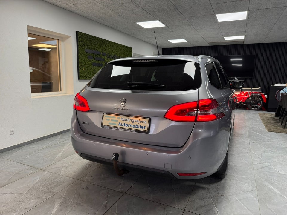 Peugeot 308 1,5 BlueHDi 130 Allure Sky 5d