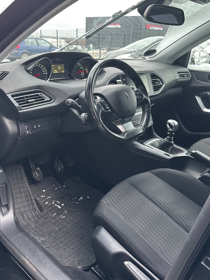 Peugeot 308 1,2 e-THP 110 Active SW 5d