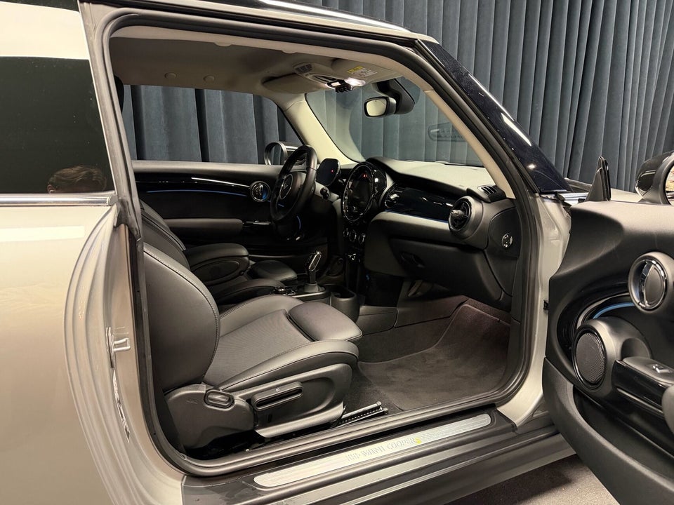 MINI Cooper SE Essential 3d