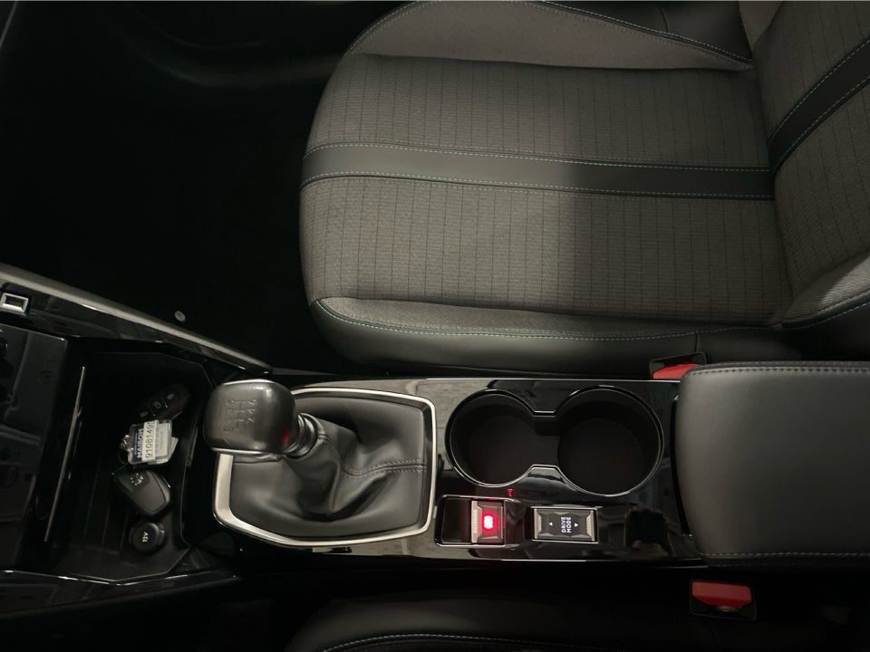 Peugeot 208 1,2 PureTech 100 Allure Sky 5d