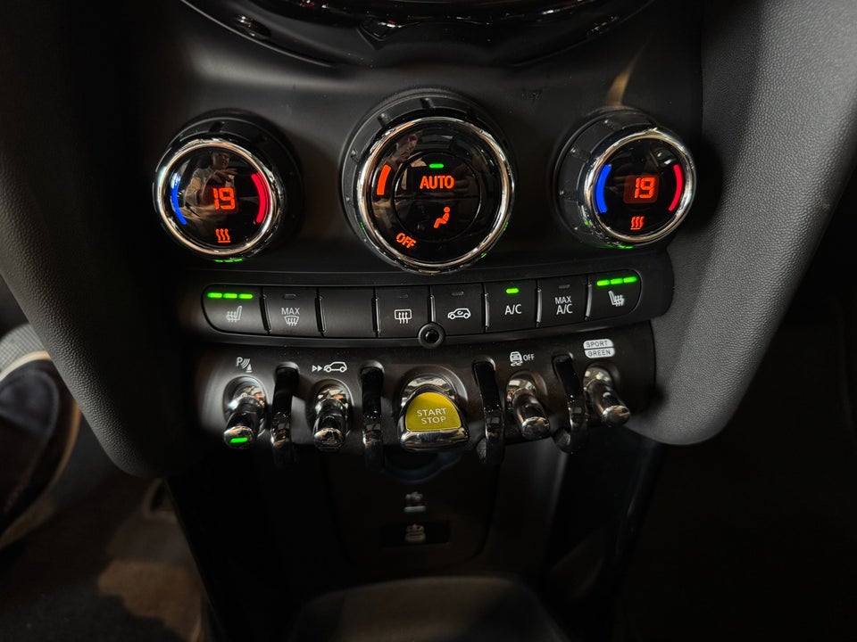 MINI Cooper SE Classic 3d