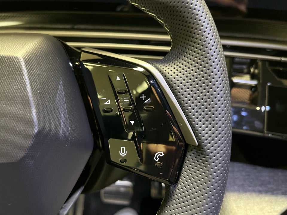 Peugeot e-5008 77 GT Pack 7prs 5d