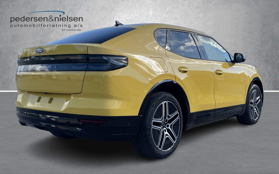 Ford Capri 84 Premium Extended Range AWD 5d