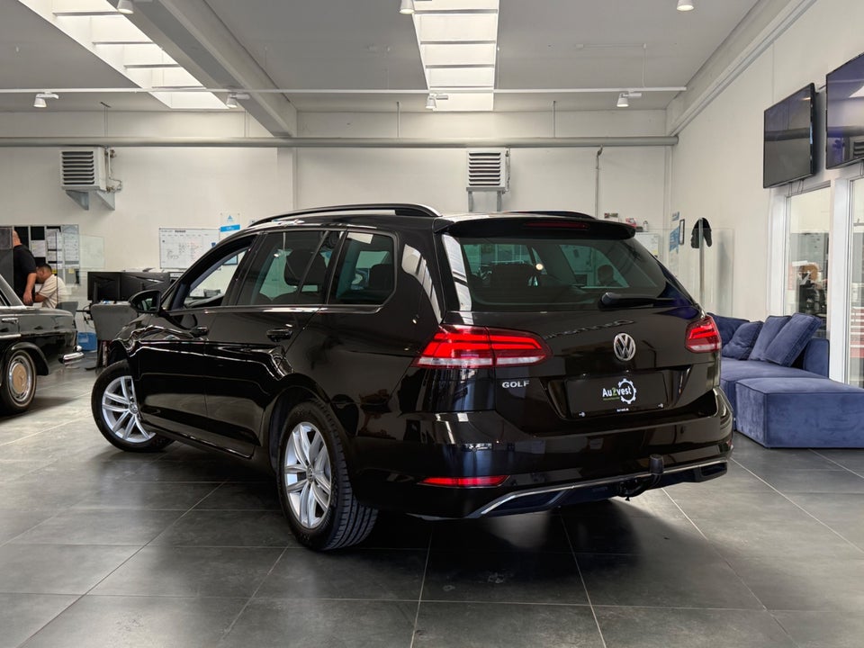 VW Golf VII 2,0 TDi 150 Comfortline Connect Variant DSG 5d