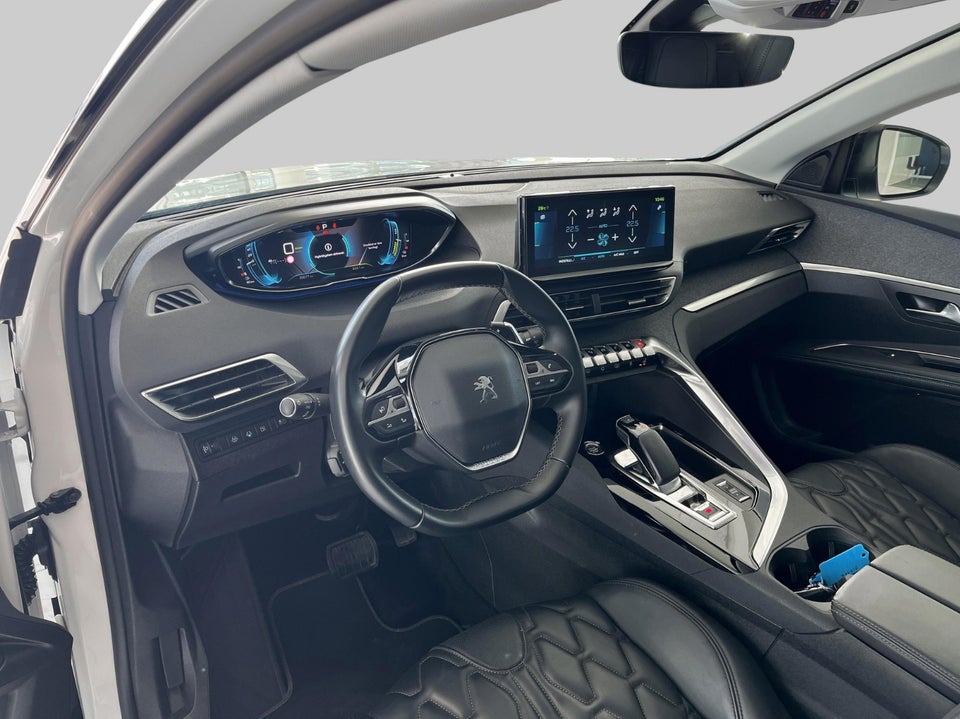 Peugeot 3008 1,6 Hybrid Selection EAT8 5d