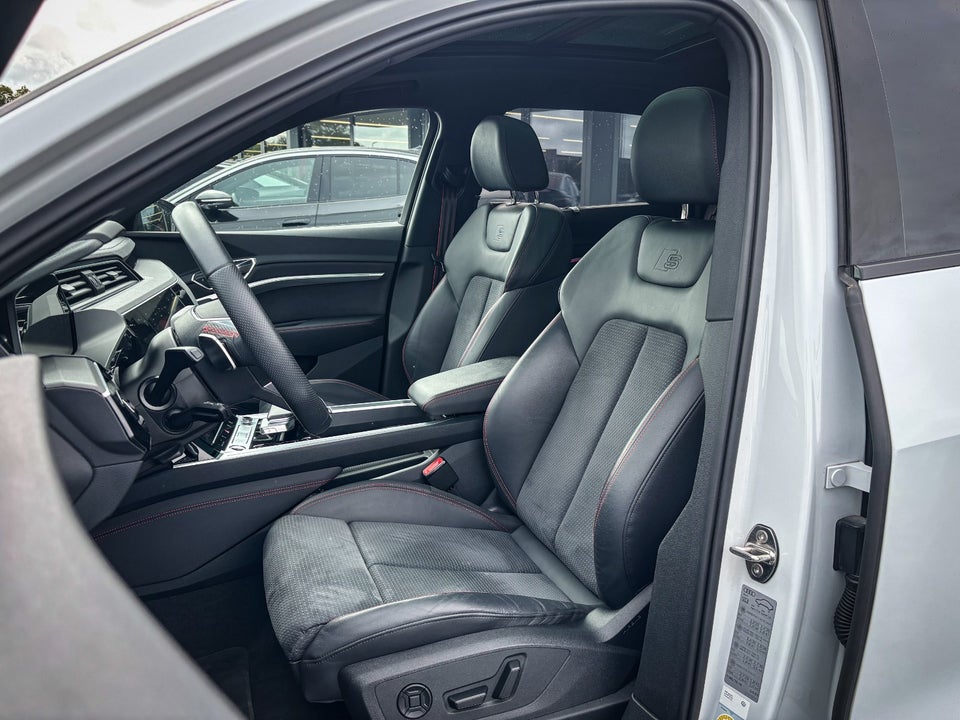 Audi Q8 e-tron 55 S-line Black Style quattro 5d