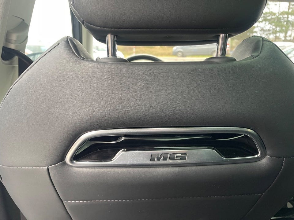 MG Marvel R Luxury 5d