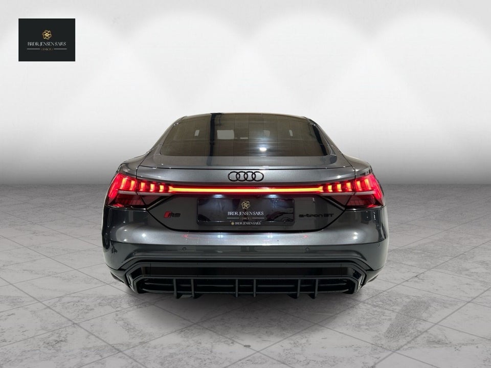 Audi RS e-tron GT quattro 4d