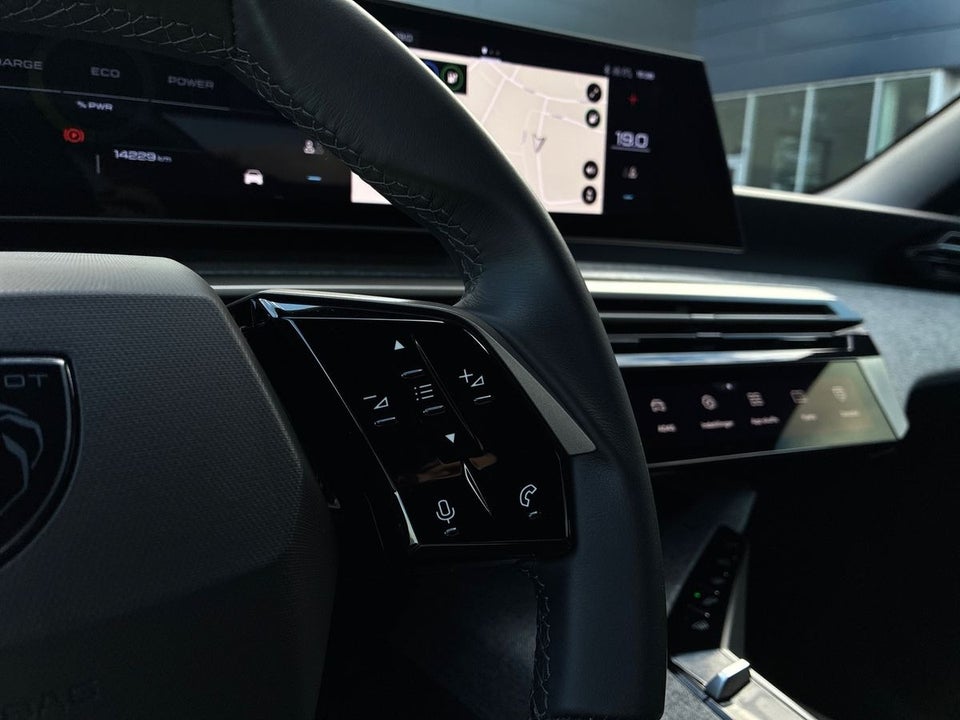 Peugeot e-3008 77 Allure 5d