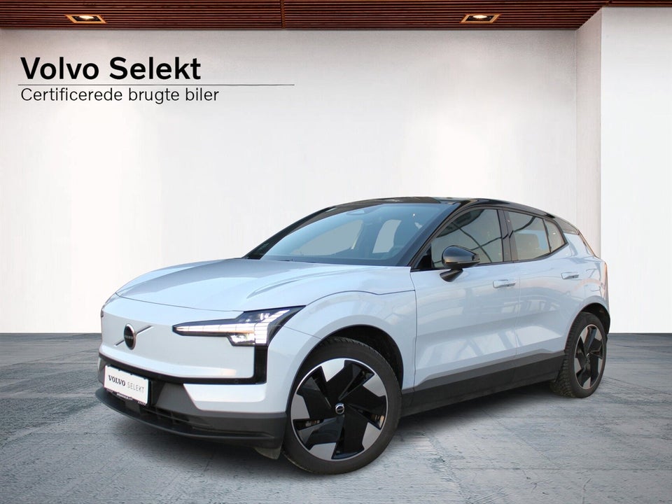 Volvo EX30 Extended Range Plus 5d