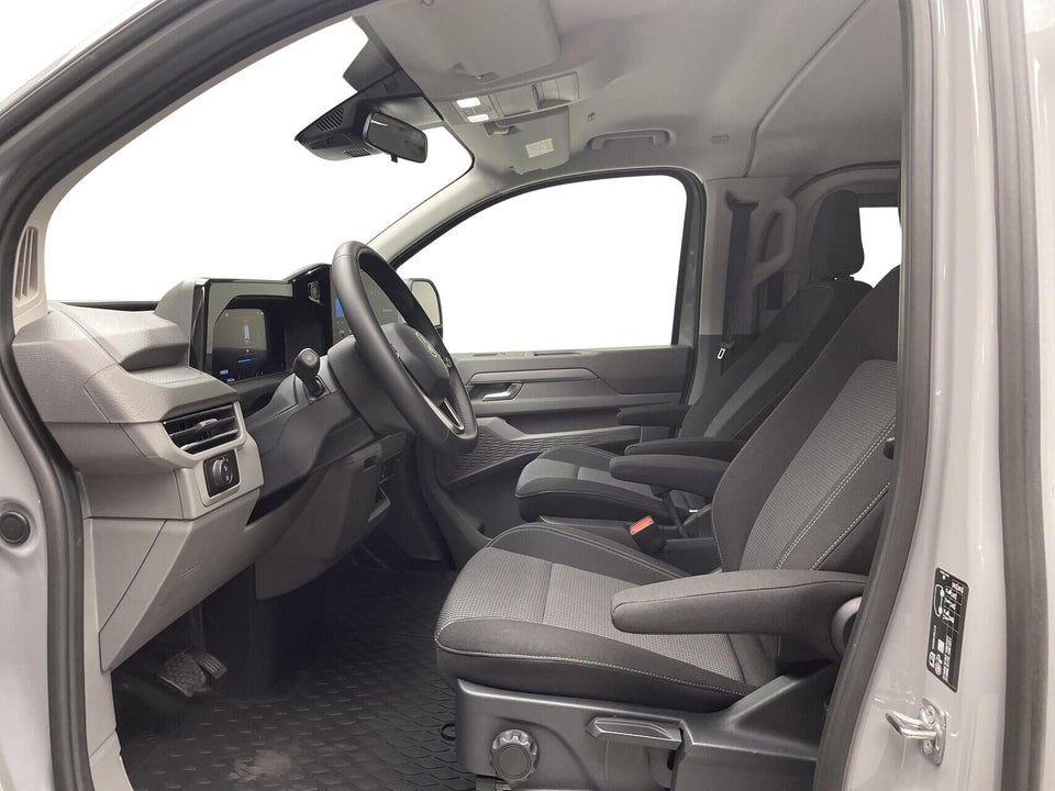 VW e-Caravelle 64 Style SWB