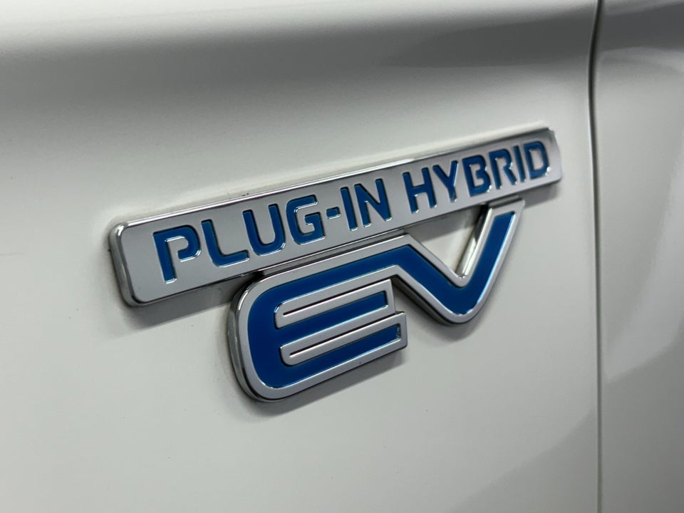 Mitsubishi Outlander 2,4 PHEV Intense CVT 4WD 5d