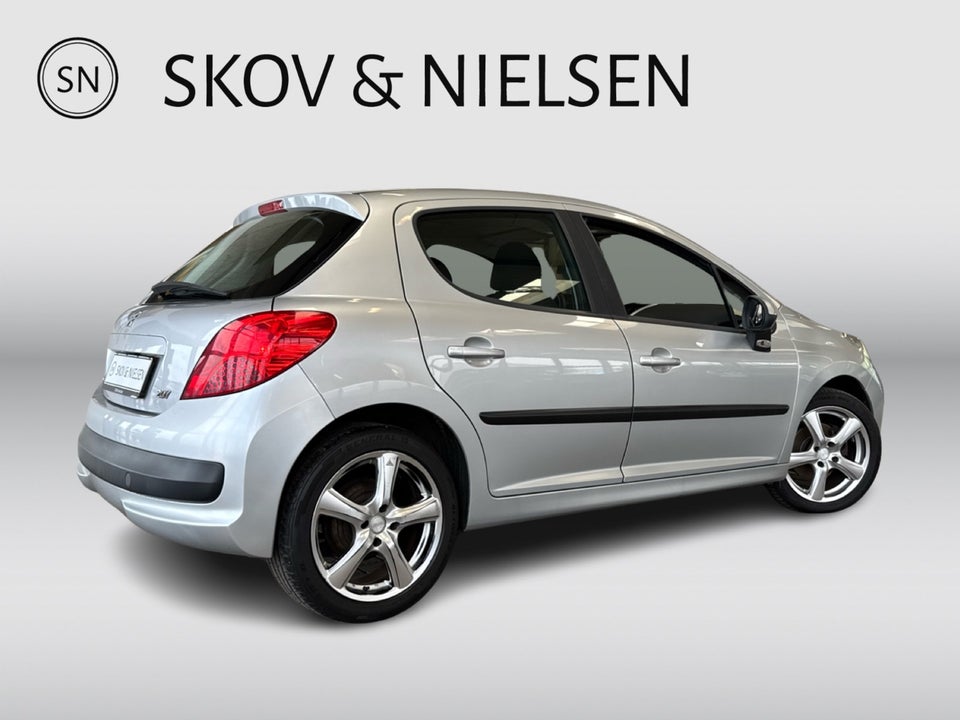 Peugeot 207 1,6 HDi 110 Premium 5d