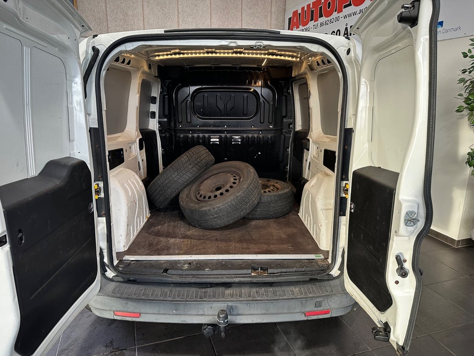 Fiat Doblò Cargo 1,3 MJT Basic L2 4d