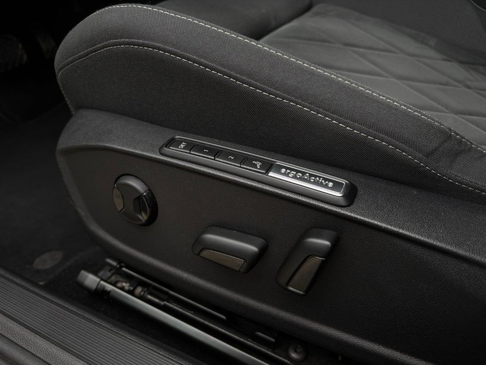 VW Golf VIII 1,4 eHybrid DSG 5d