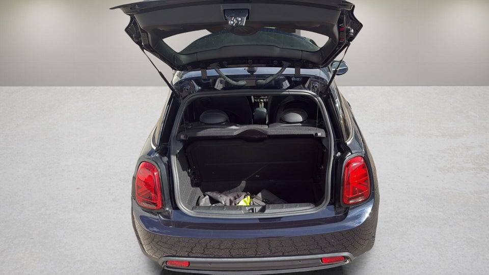 MINI Cooper SE Essential 3d