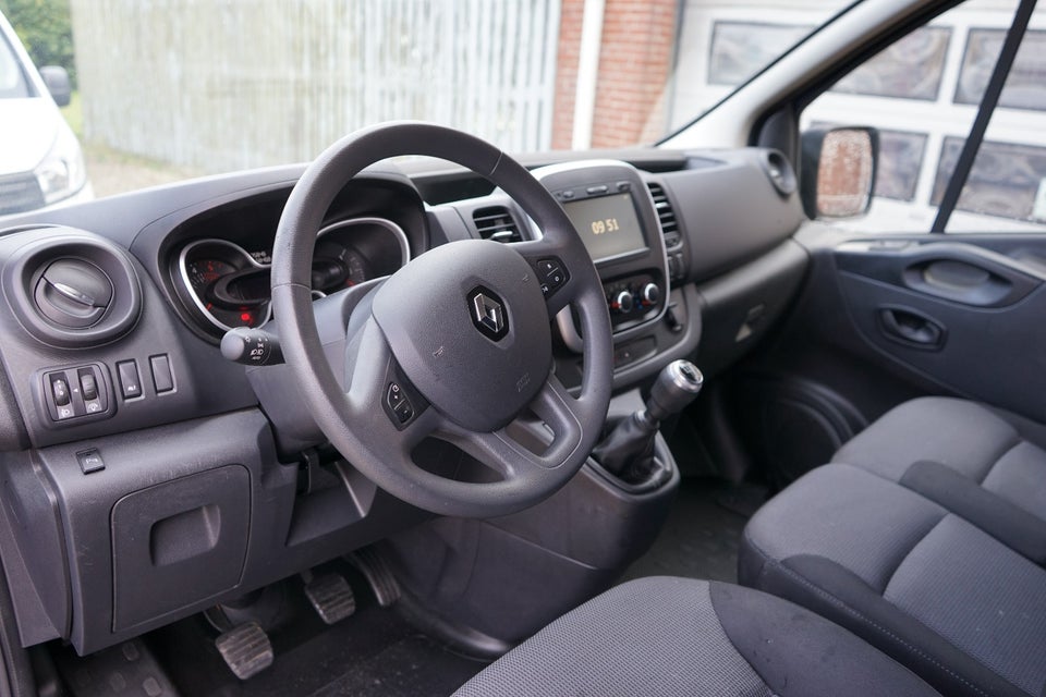 Renault Trafic T29 2,0 dCi 120 L2H1