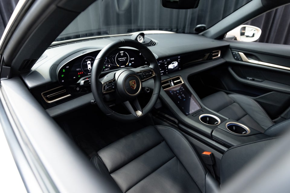 Porsche Taycan 4 Performance+ Cross Turismo 5d