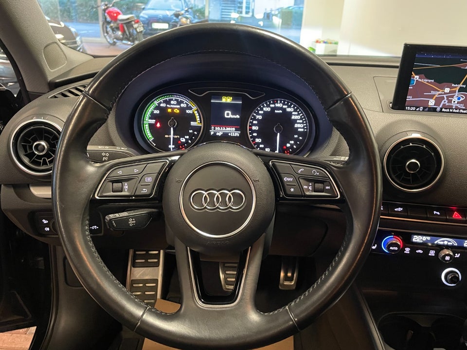 Audi A3 1,4 e-tron Sportback S-tr. 5d