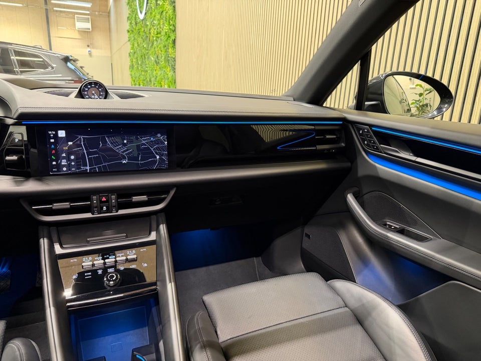 Porsche Macan 4 5d