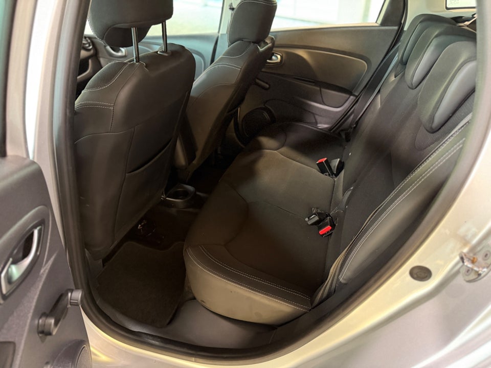 Renault Clio IV 0,9 TCe 90 Expression Sport Tourer 5d