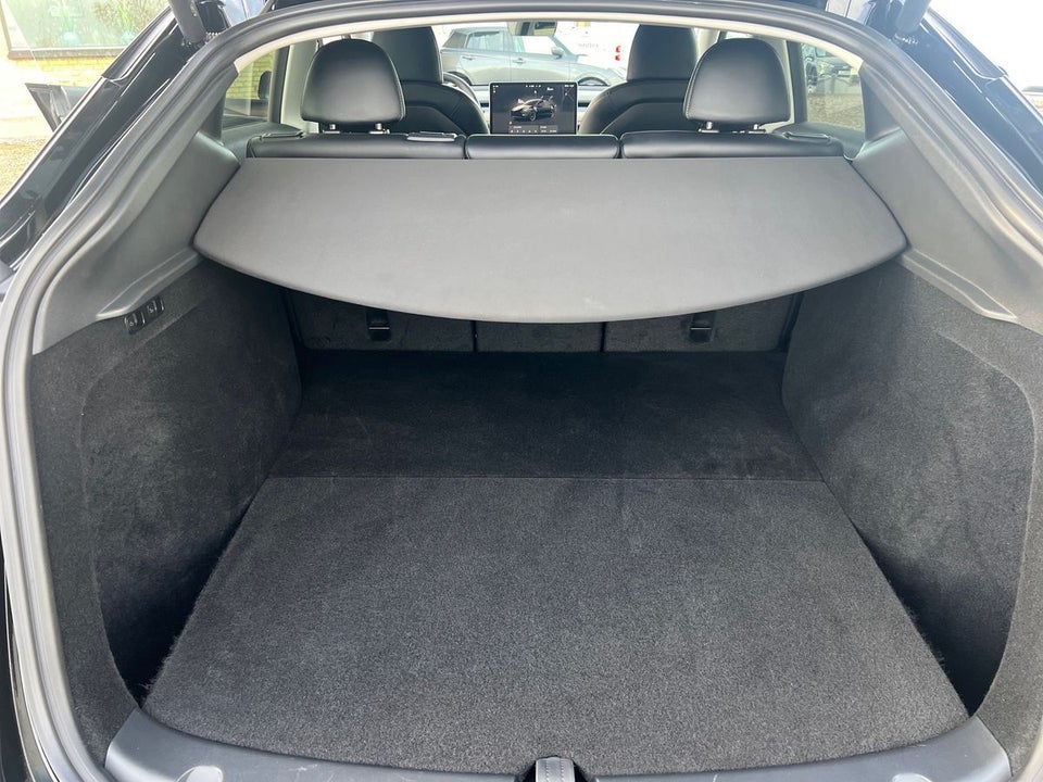 Tesla Model Y Long Range RWD 5d