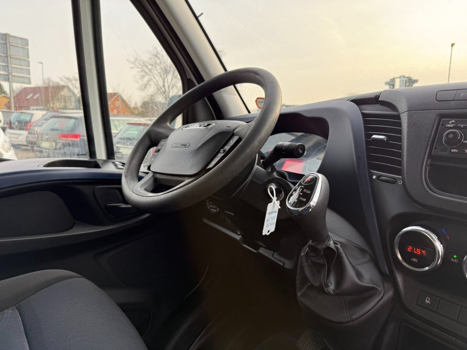 Iveco Daily 3,0 35C21 19,6m³ Van AG8