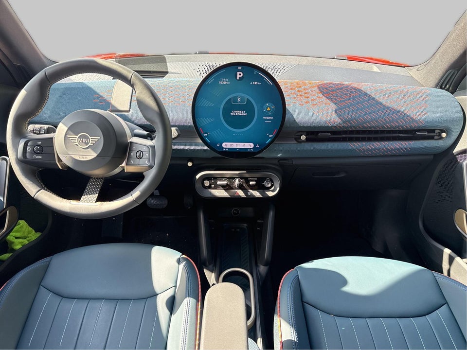 MINI Aceman E Favoured Trim L 5d